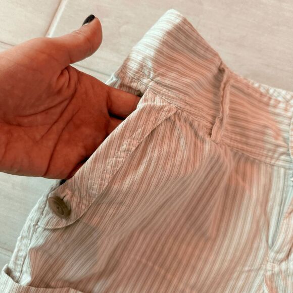 GAP Shorts Beige & White Striped Casual Chino 100% Cotton Pockets Low Rise Sz 6 - Picture 5 of 9